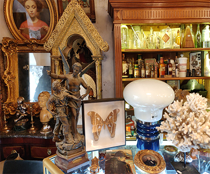 Boutique Relics Antiquités Cannes Forville