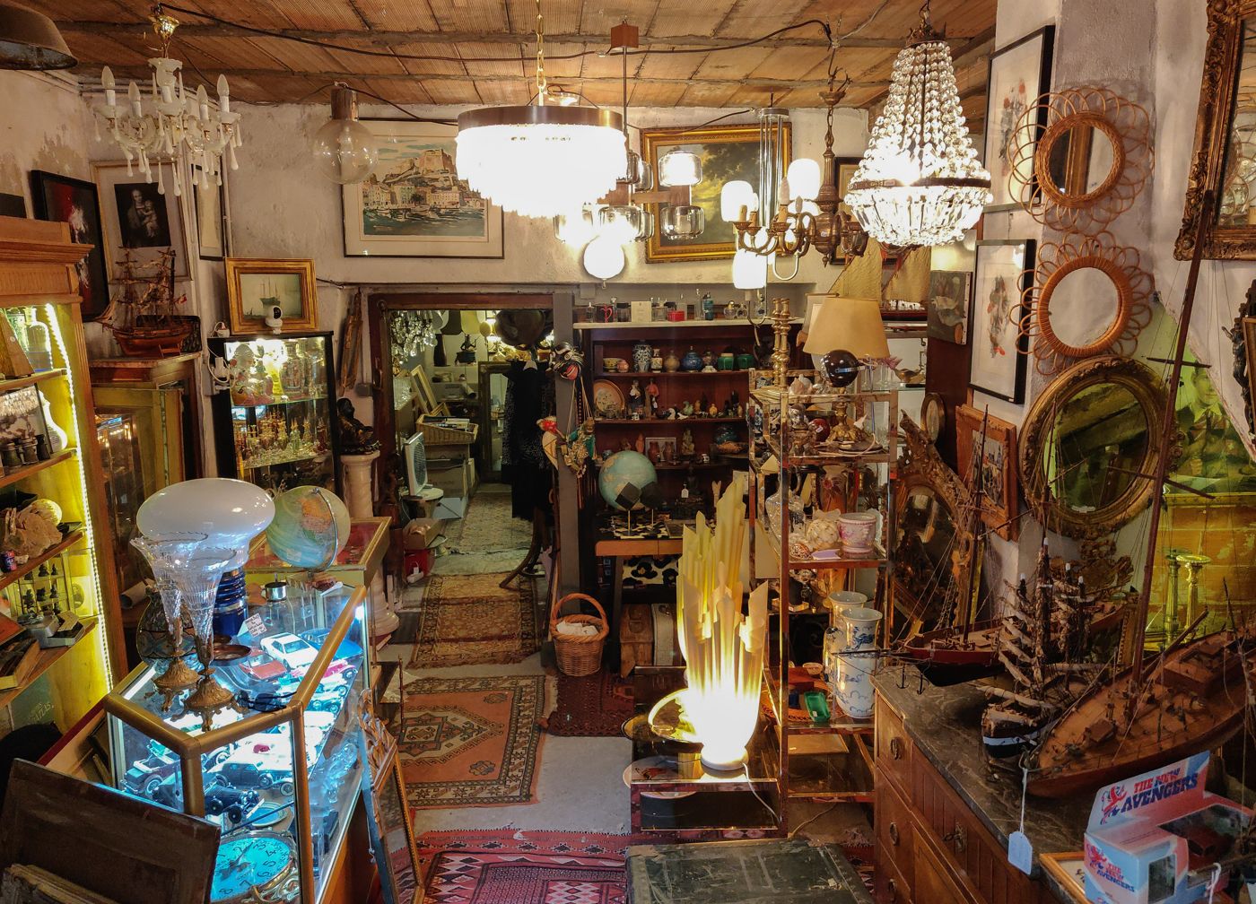 Boutique Relics Antiquités à Cannes, photo 1