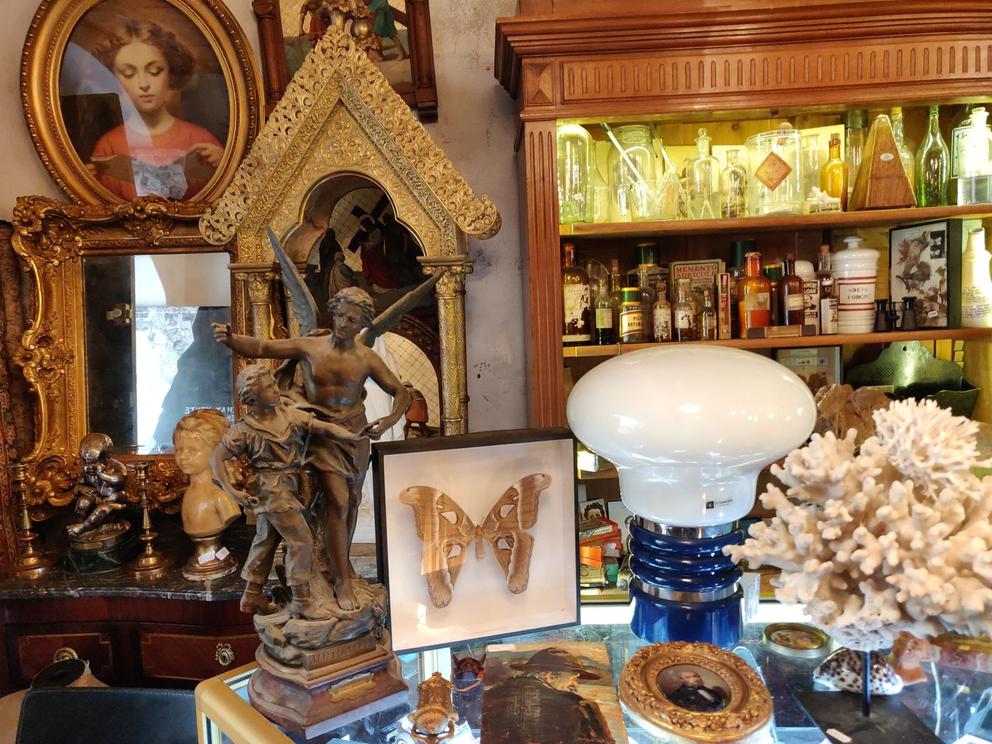 Boutique Relics Antiquités à Cannes, photo 2